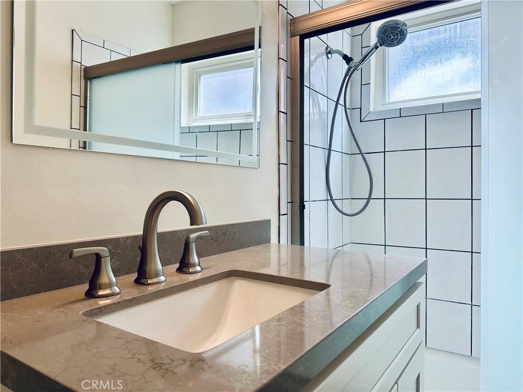 4918 Tujunga Ave - Photo 4 of 41