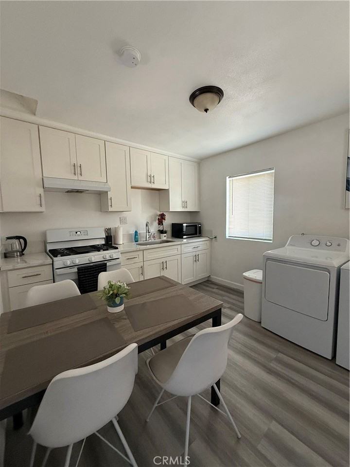 2437 Cogswell Rd - Photo 5 of 9