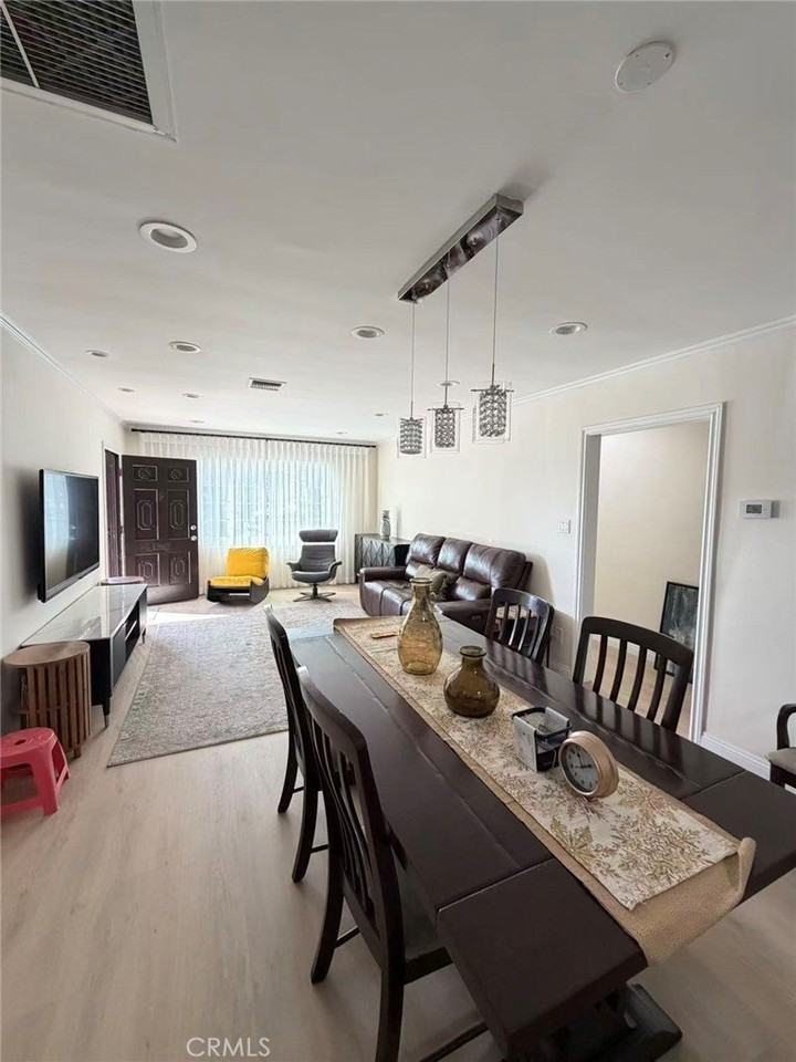 1040 S El Molino St - Photo 4 of 12