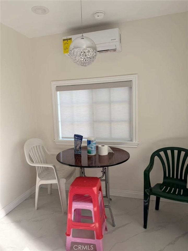 1042 S El Molino St - Photo 2 of 7