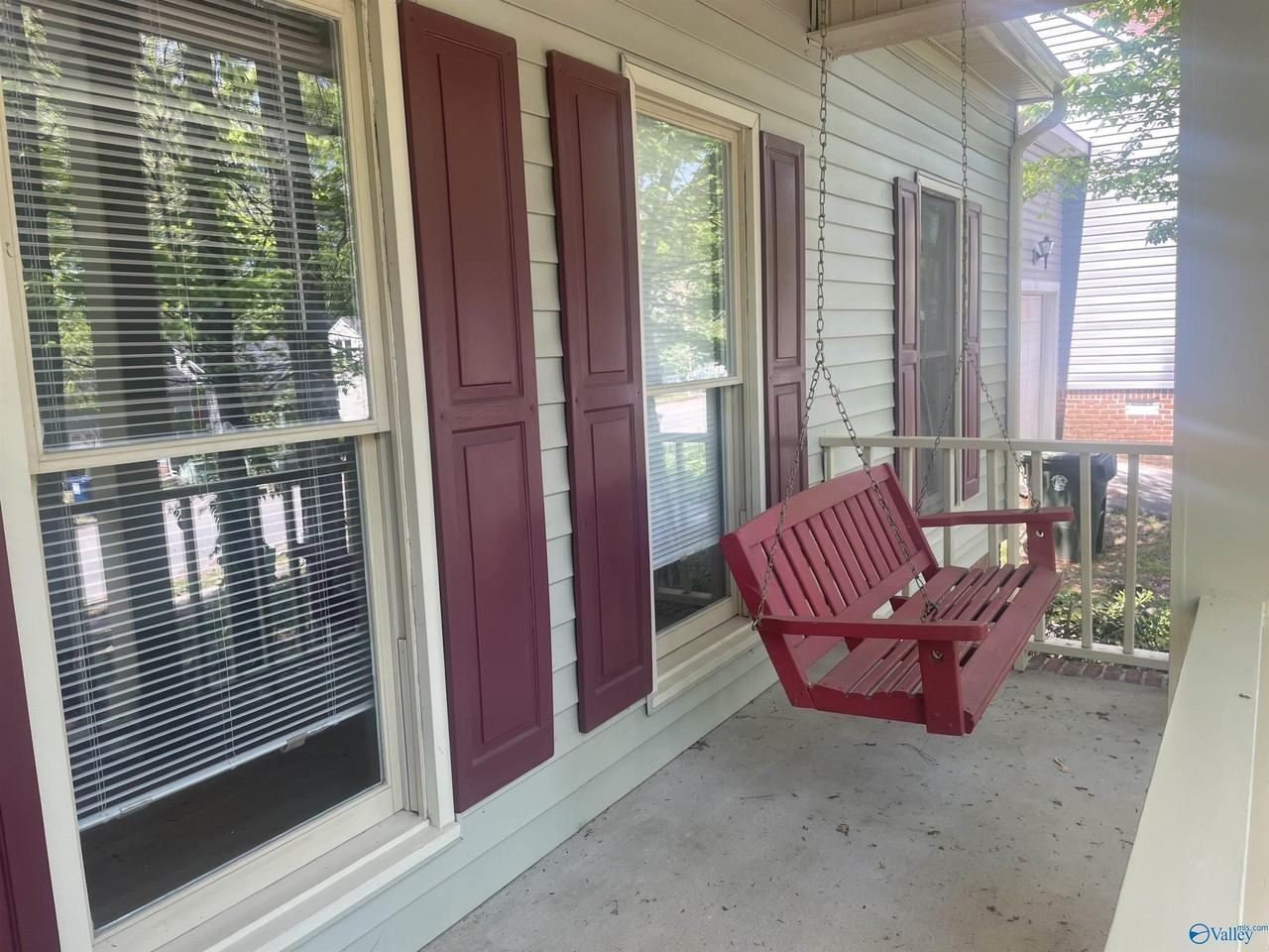 108 Suffolk Dr - Photo 2 of 49