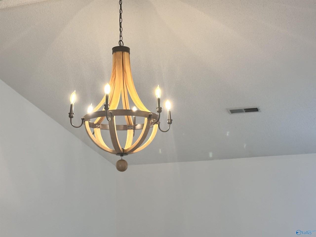 9727 Wallwood Dr Se - Photo 6 of 28