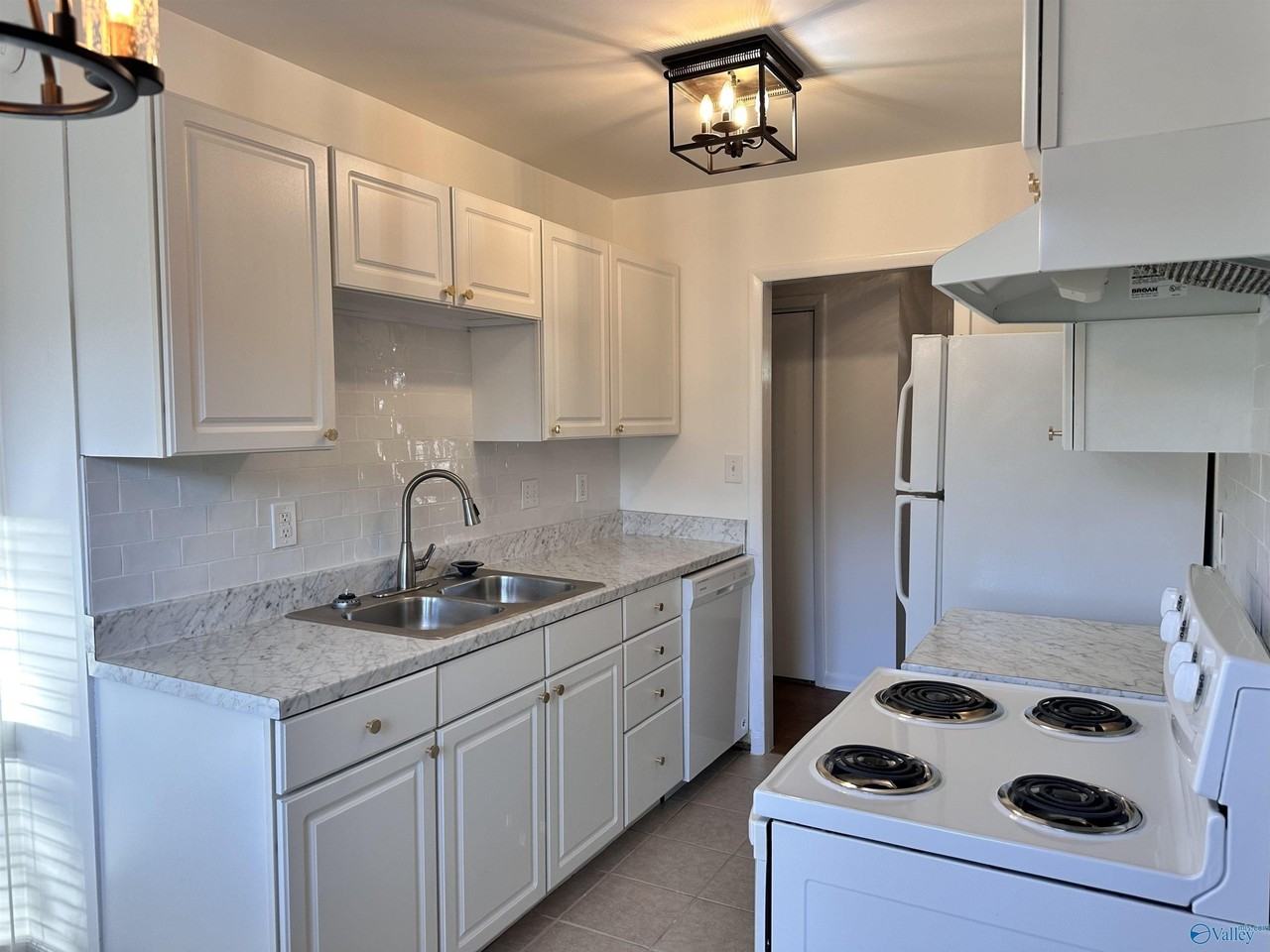 9727 Wallwood Dr Se - Photo 7 of 28