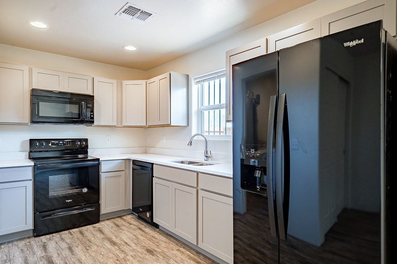 615 S. Santa Rita Ave. - Photo 5 of 18