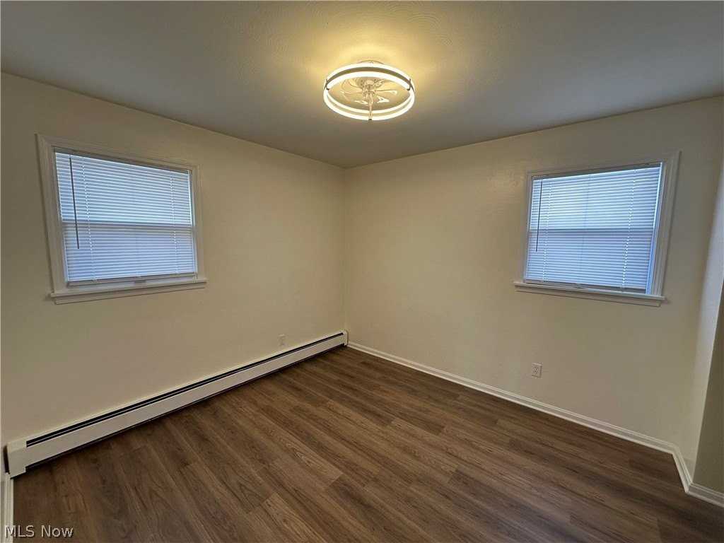 840 Moyer Ave - Photo 5 of 9