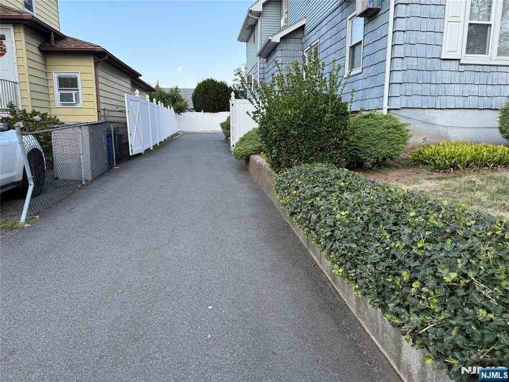 287 Union St Fl Ap - Photo 2 of 3