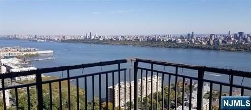 7855 Boulevard E 30 I - Photo 4 of 12