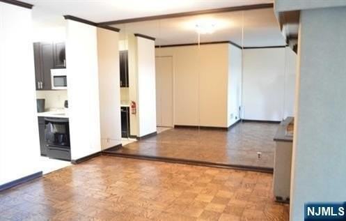 7855 Boulevard E 30 I - Photo 6 of 12