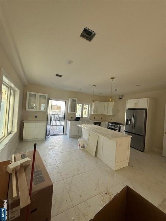 45 Lincoln Ave - Photo 3 of 11