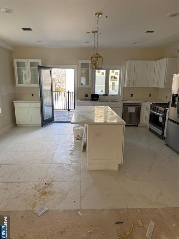 45 Lincoln Ave - Photo 7 of 11