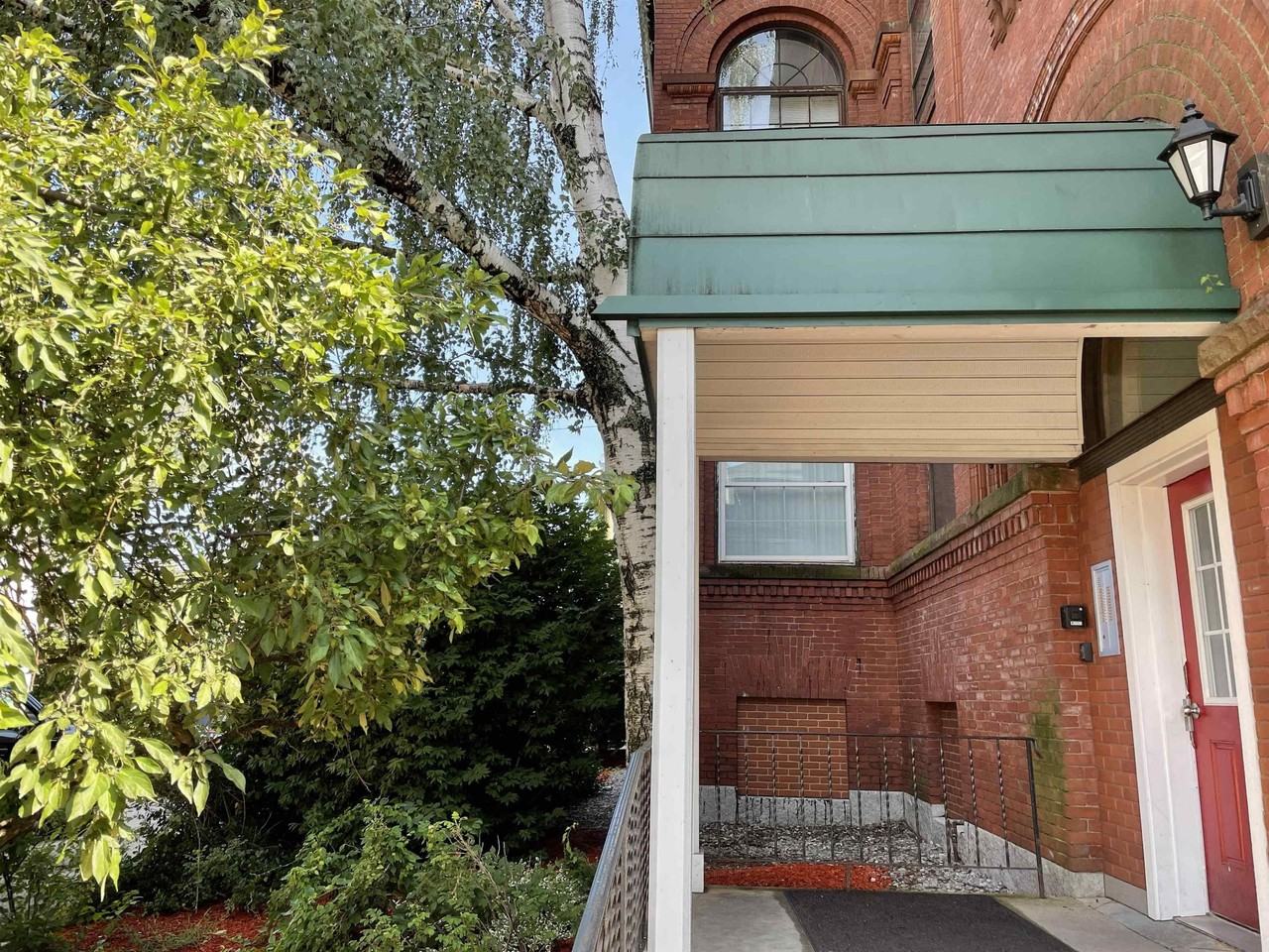 521 Pine St #104 - Photo 5 of 39