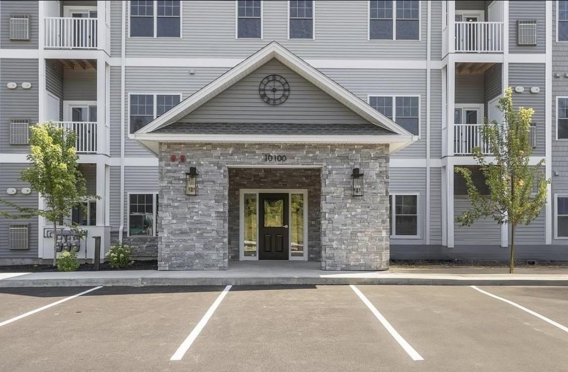 10100 S Willow St #202 - Photo 2 of 17