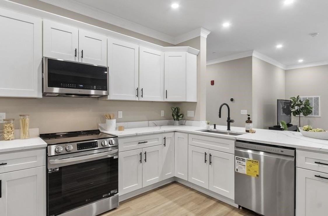 10100 S Willow St #202 - Photo 7 of 17