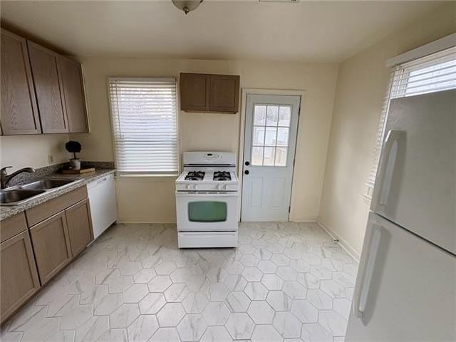 1927 Kentucky Ave - Photo 2 of 10