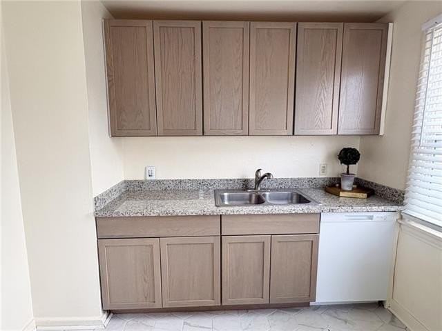 1927 Kentucky Ave - Photo 3 of 10