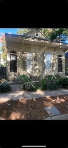 7627 Hampson St - Photo 2 of 15