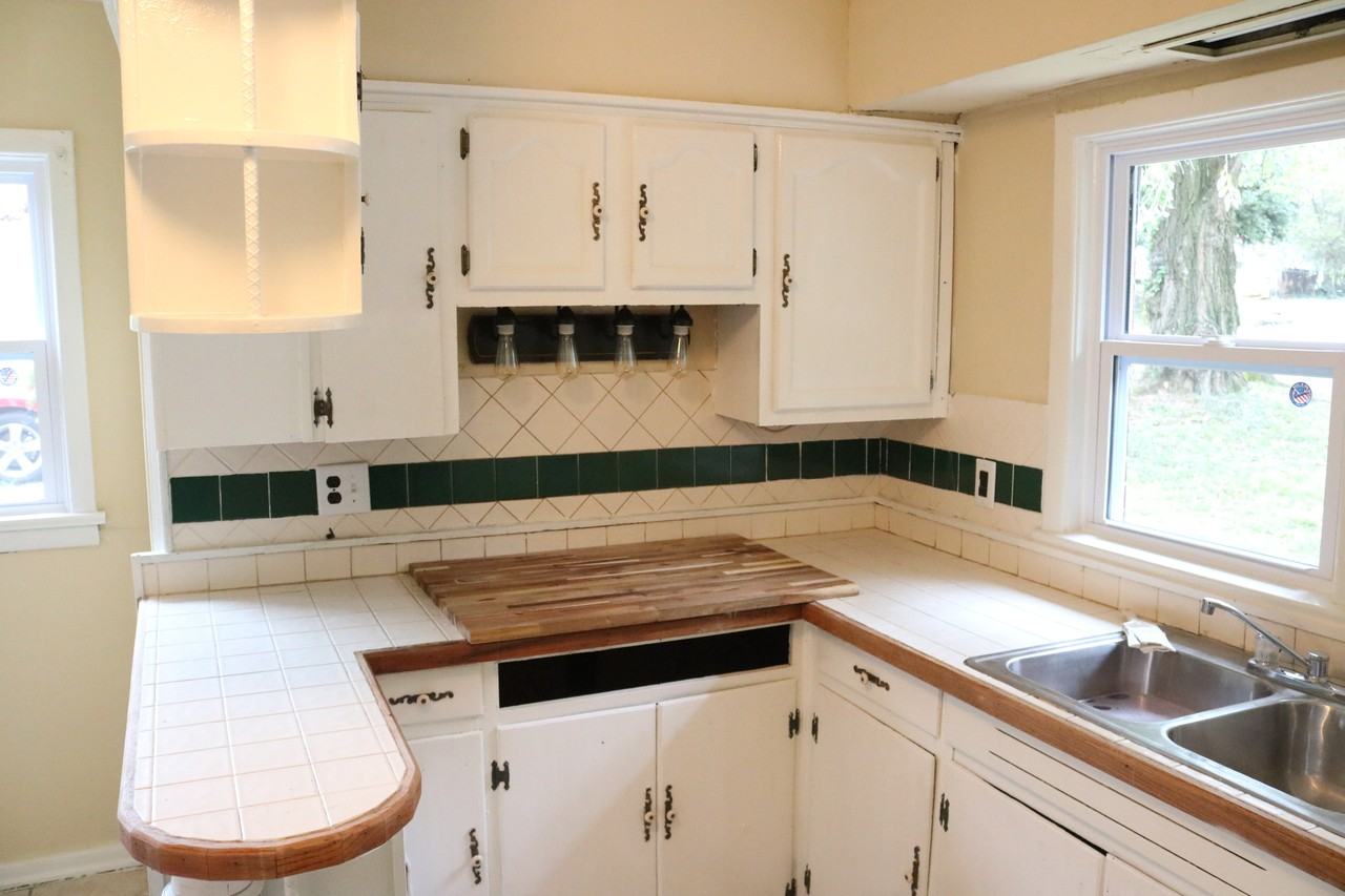 2301 Brooks Ave - Photo 5 of 26