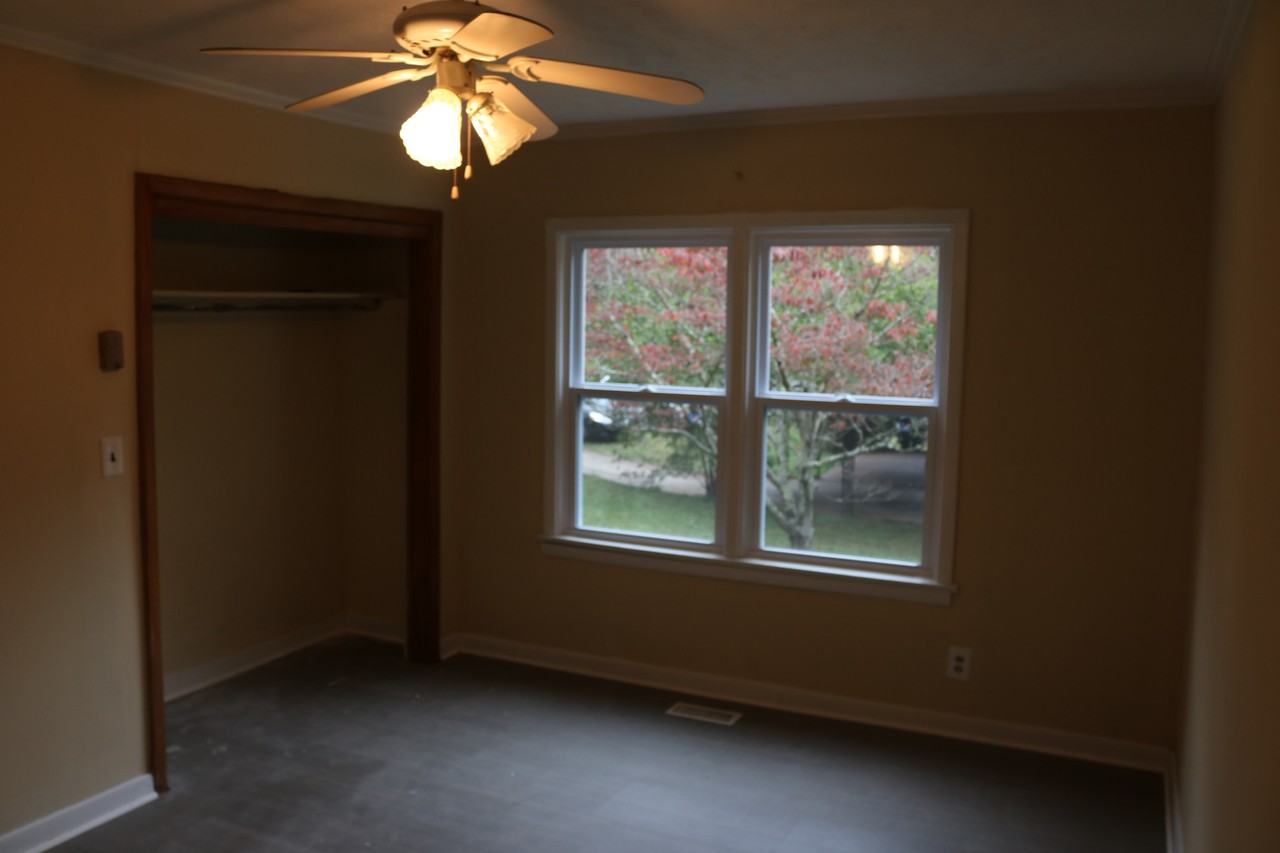 2301 Brooks Ave - Photo 6 of 26