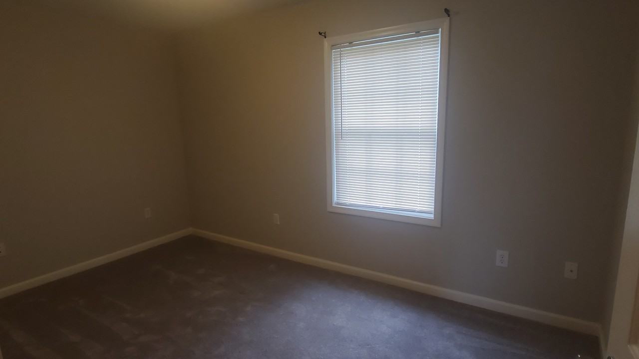 1500 4th St #B - Photo 6 of 7