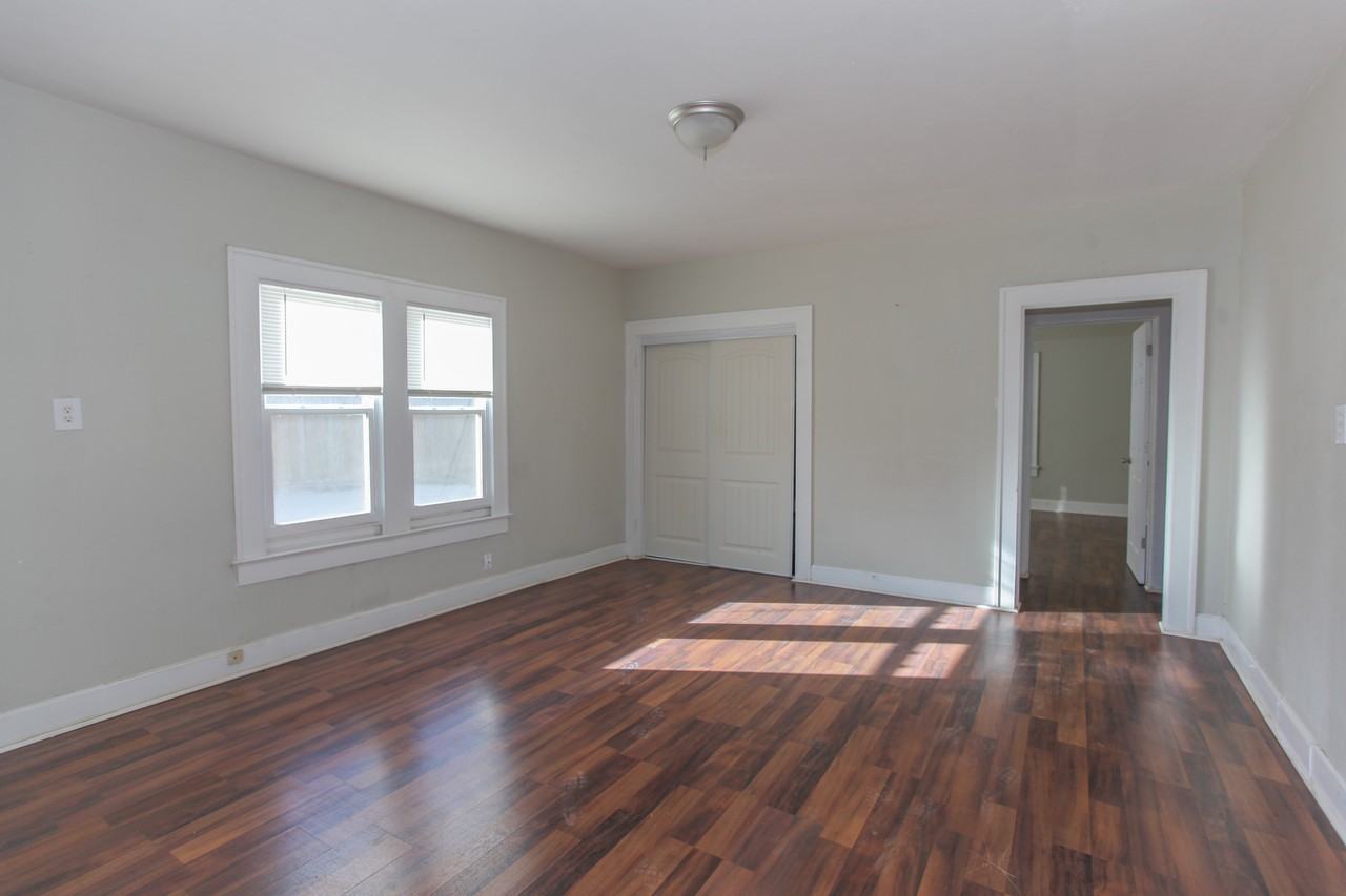 102 W 13th St - Photo 2 of 15