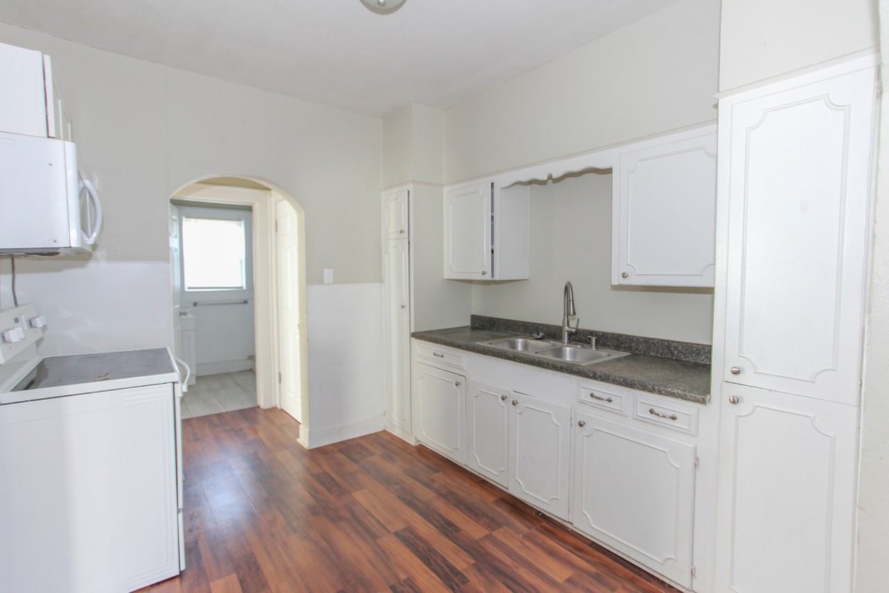 102 W 13th St - Photo 5 of 15