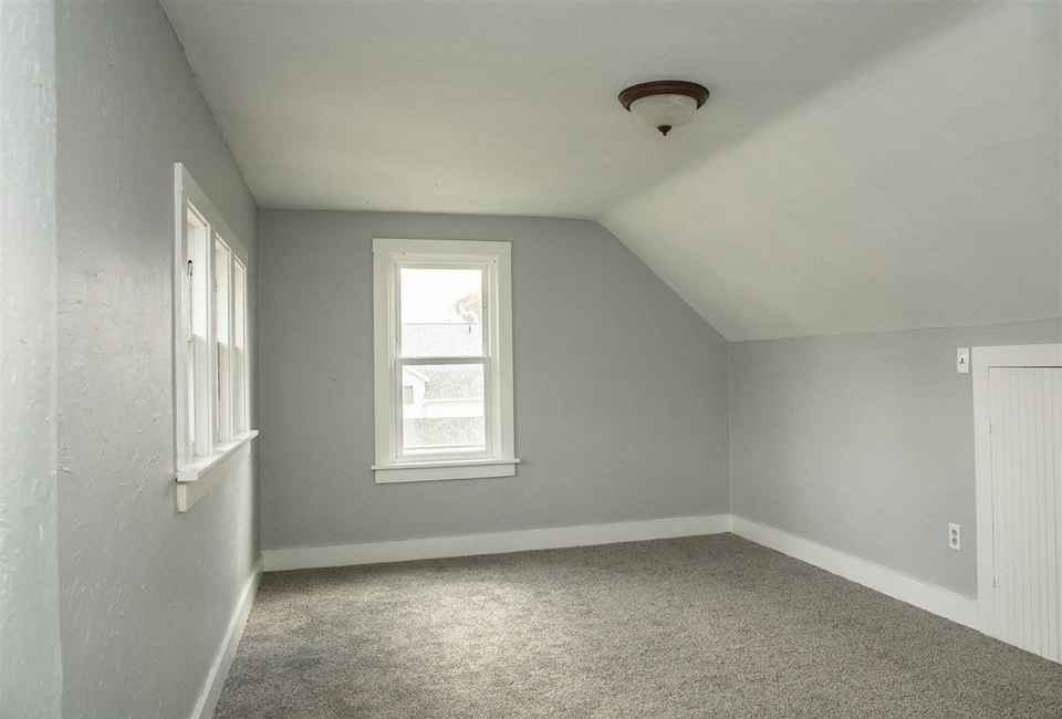 108 N Main St - Photo 2 of 25