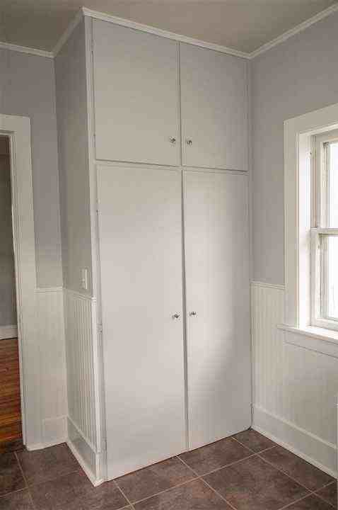 108 N Main St - Photo 3 of 25