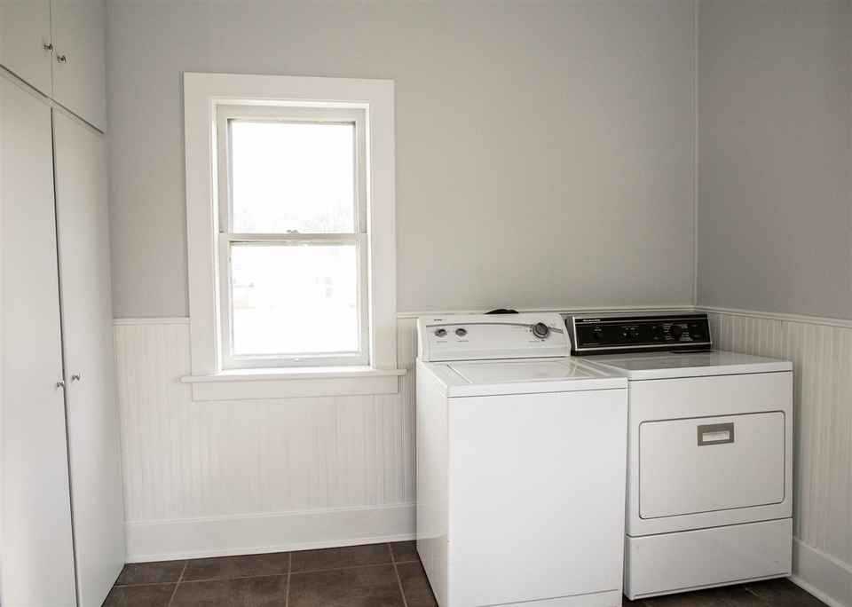 108 N Main St - Photo 4 of 25