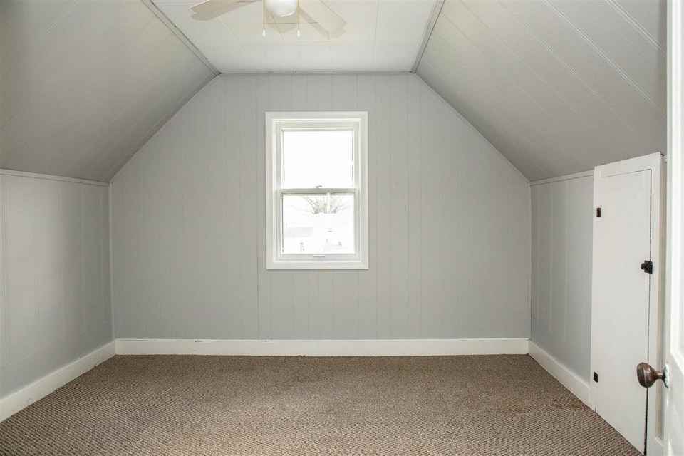 108 N Main St - Photo 5 of 25