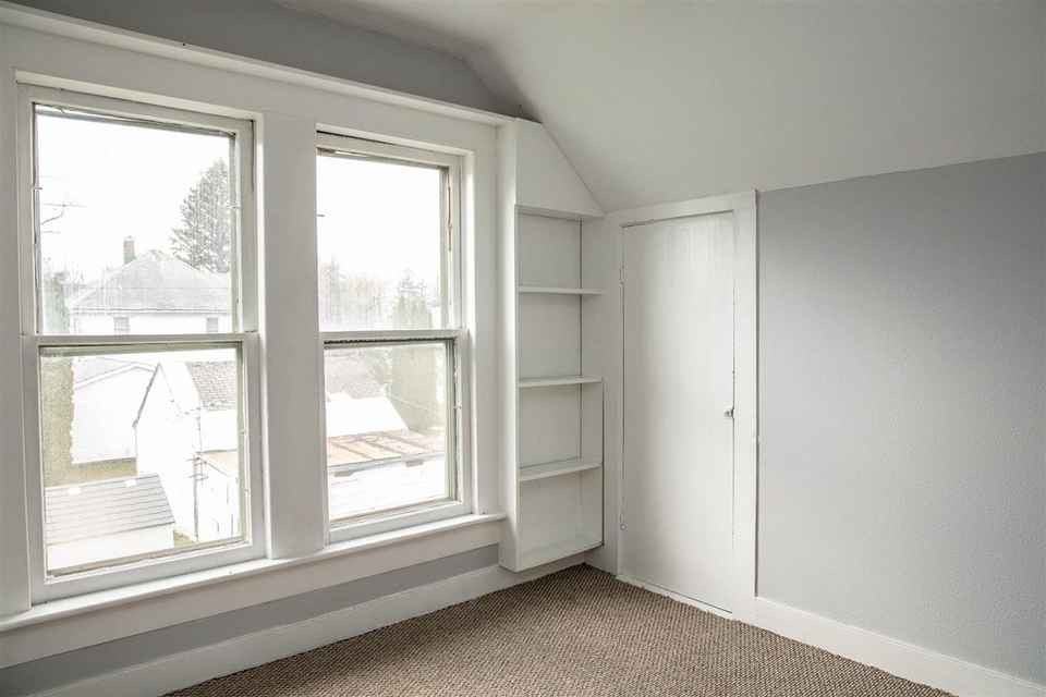 108 N Main St - Photo 6 of 25