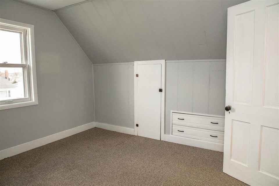 108 N Main St - Photo 7 of 25