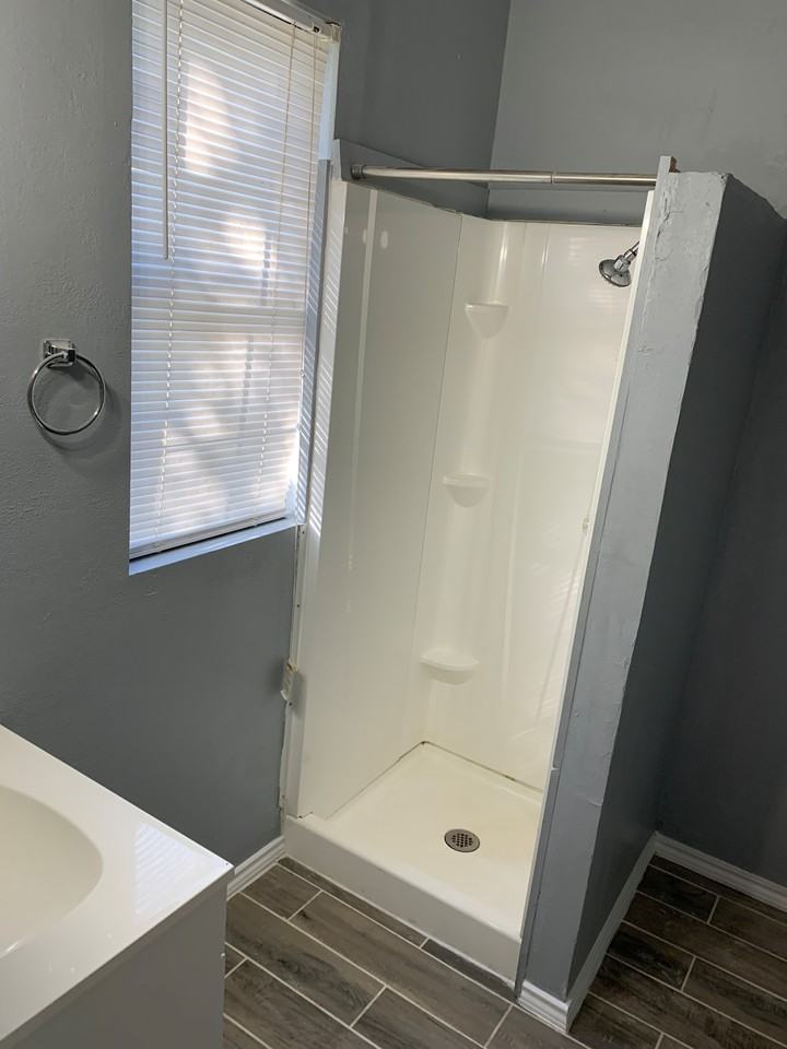 230 W Lee Ave #1 - Photo 2 of 9