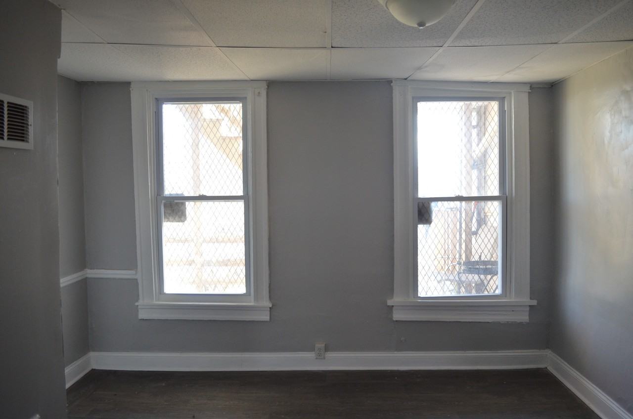 2535 Brookfield Ave - Photo 6 of 24