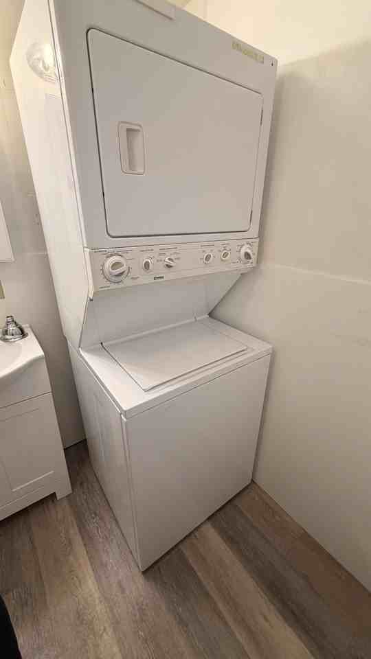 483 W Perry St - Photo 4 of 10