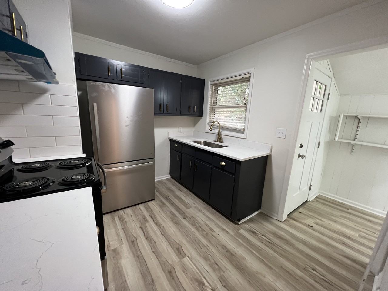 2128 E 12th St - Photo 3 of 15