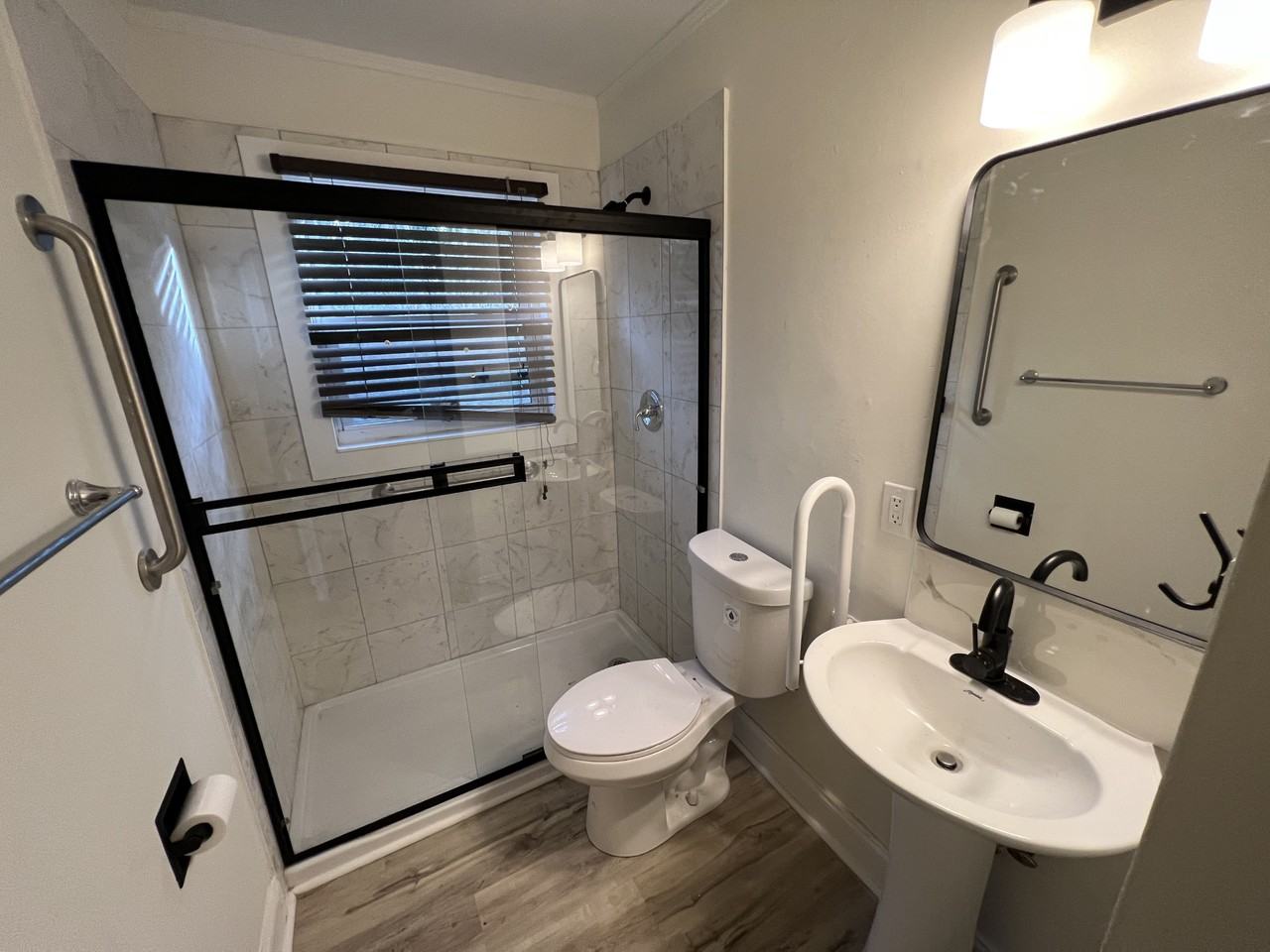 2128 E 12th St - Photo 5 of 15