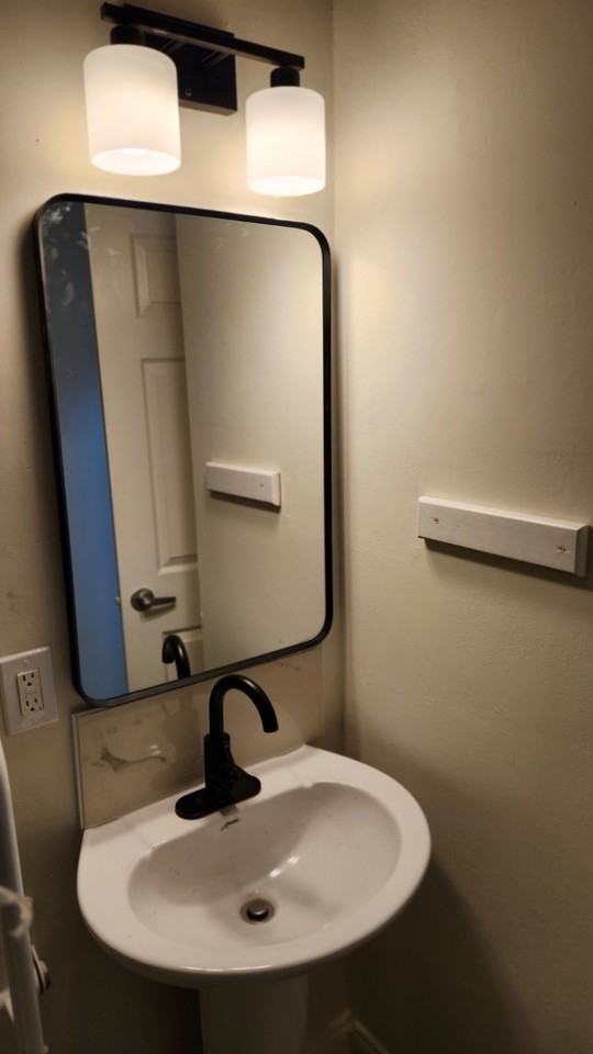 2128 E 12th St - Photo 6 of 15