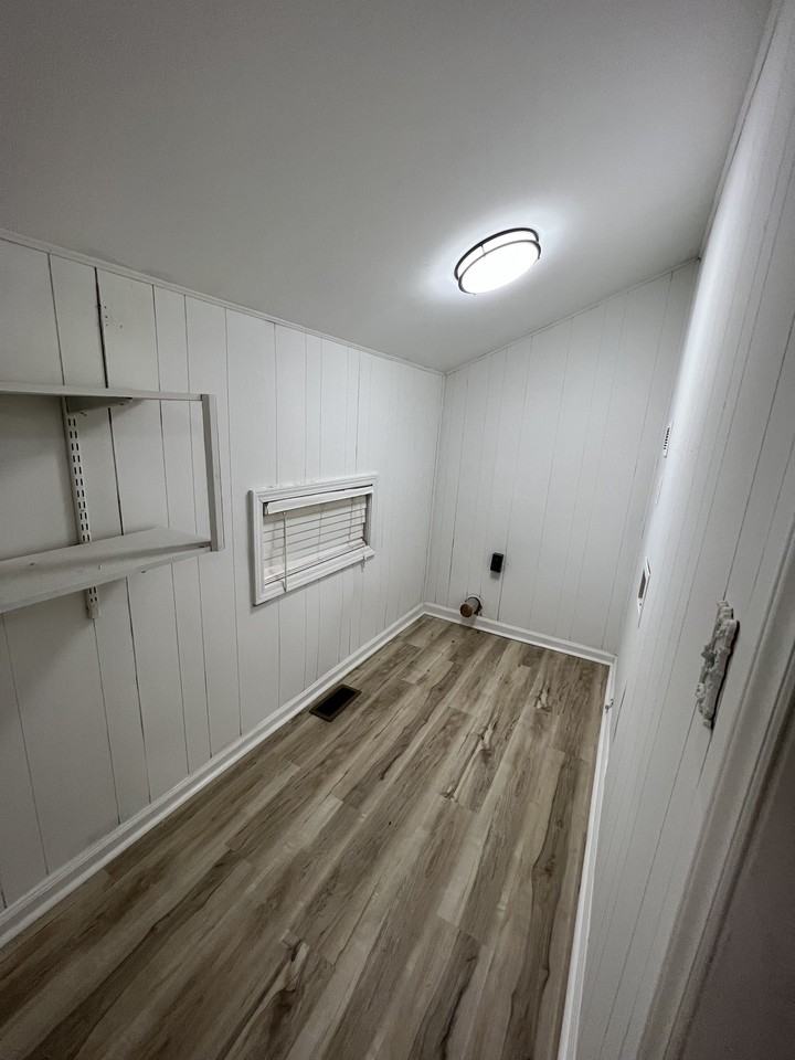 2128 E 12th St - Photo 7 of 15