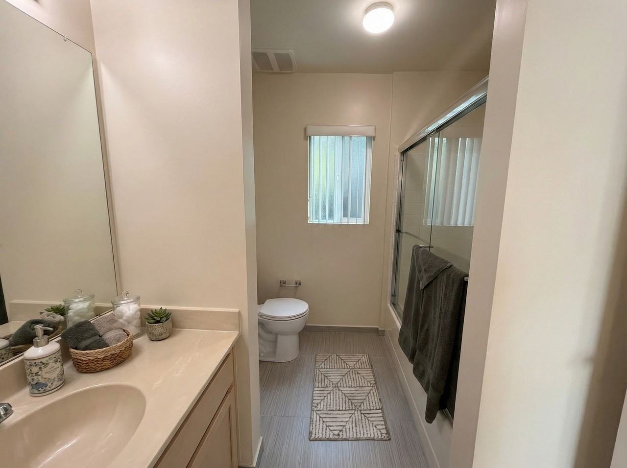 6501 Fulton Ave - Photo 5 of 24