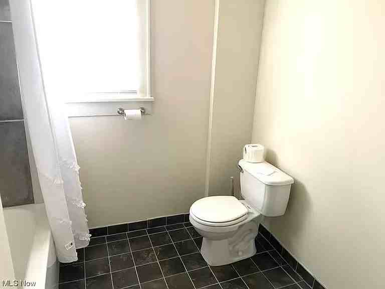 903 Clay St - Photo 2 of 10