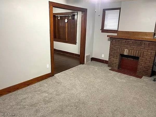 903 Clay St - Photo 3 of 10