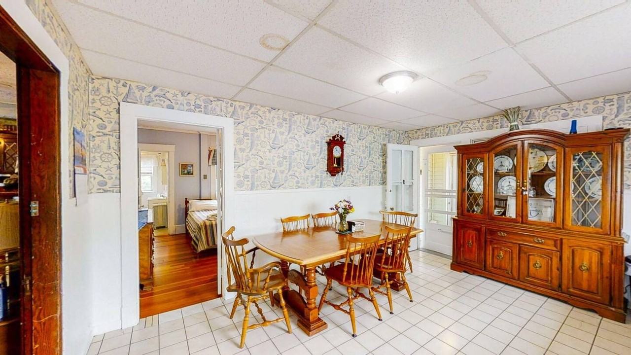 40 E Grand Ave #A - Photo 3 of 11