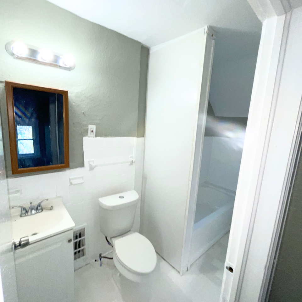 4755 Holcomb St - Photo 4 of 13