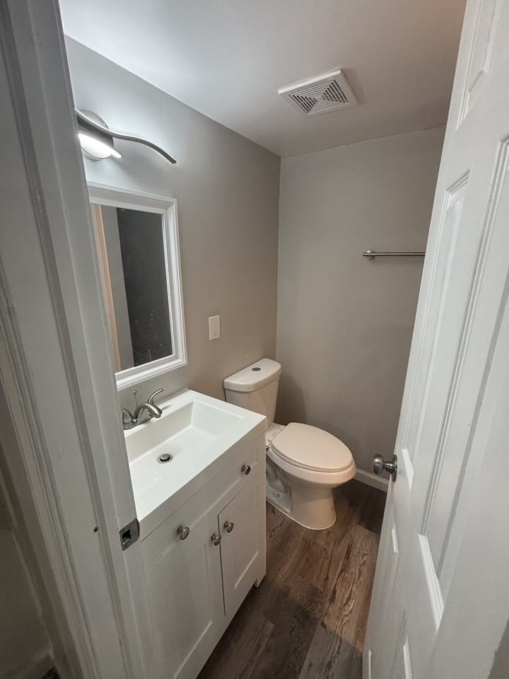 410 N Loudon Ave - Photo 6 of 24