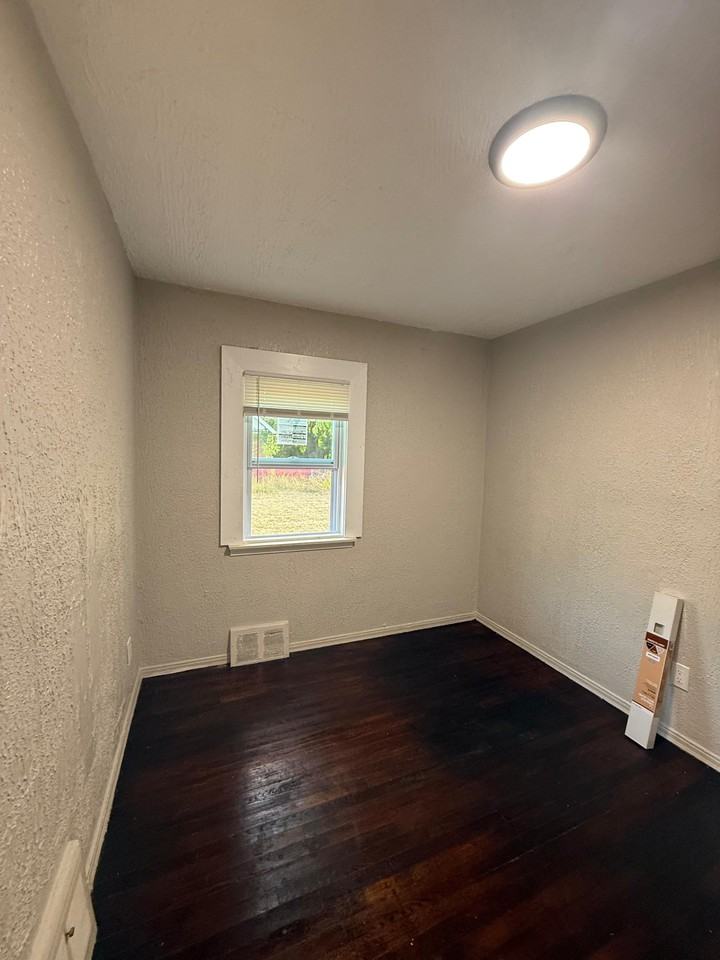 14891 Hartwell St - Photo 5 of 9