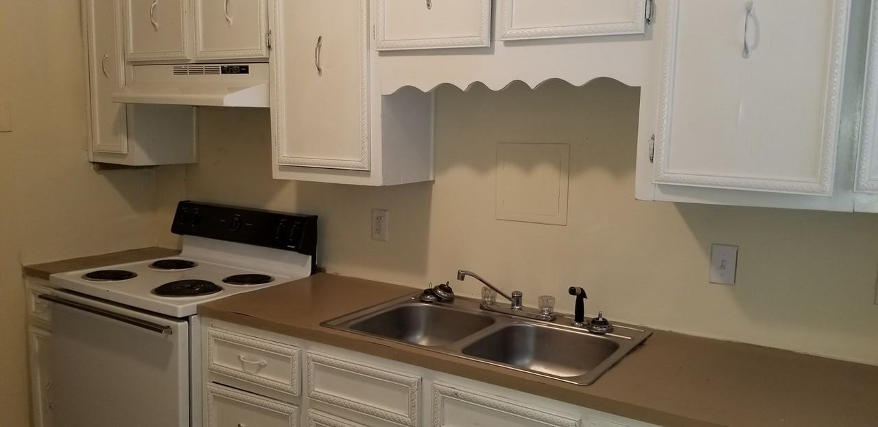 764 81st St S #B - Photo 2 of 15