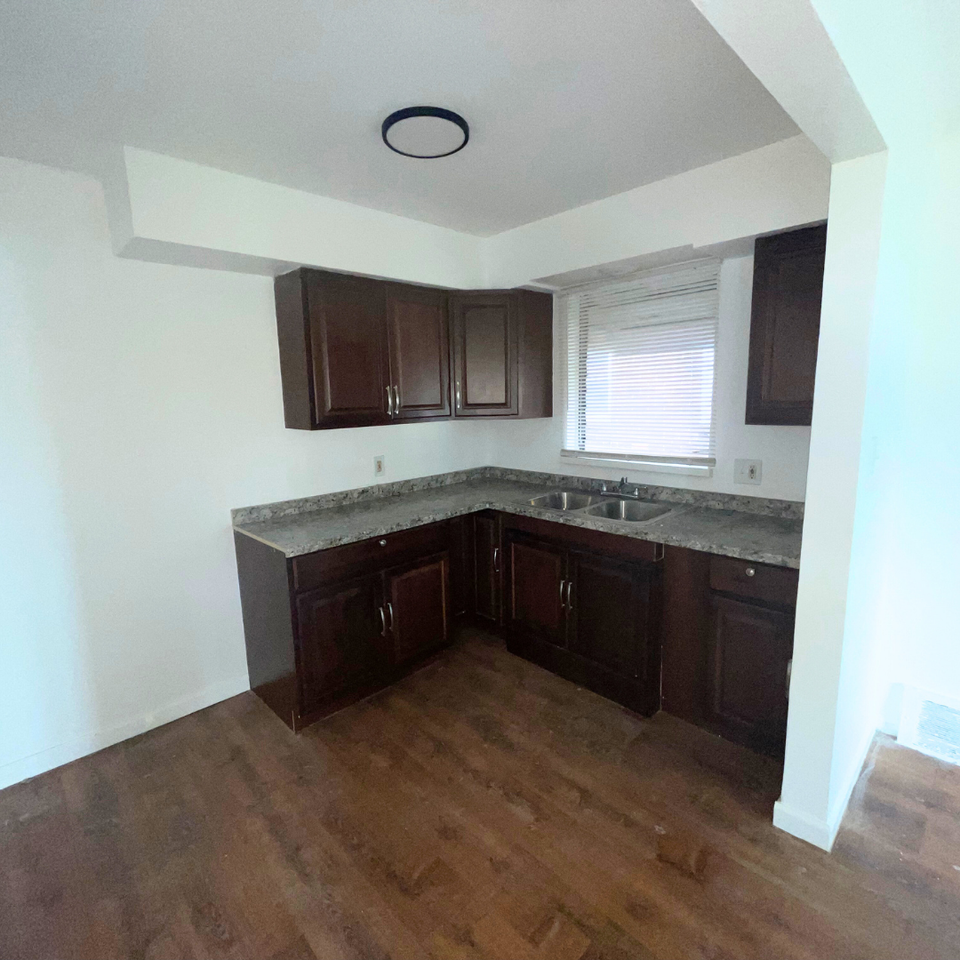 19151 Alcoy St - Photo 4 of 9