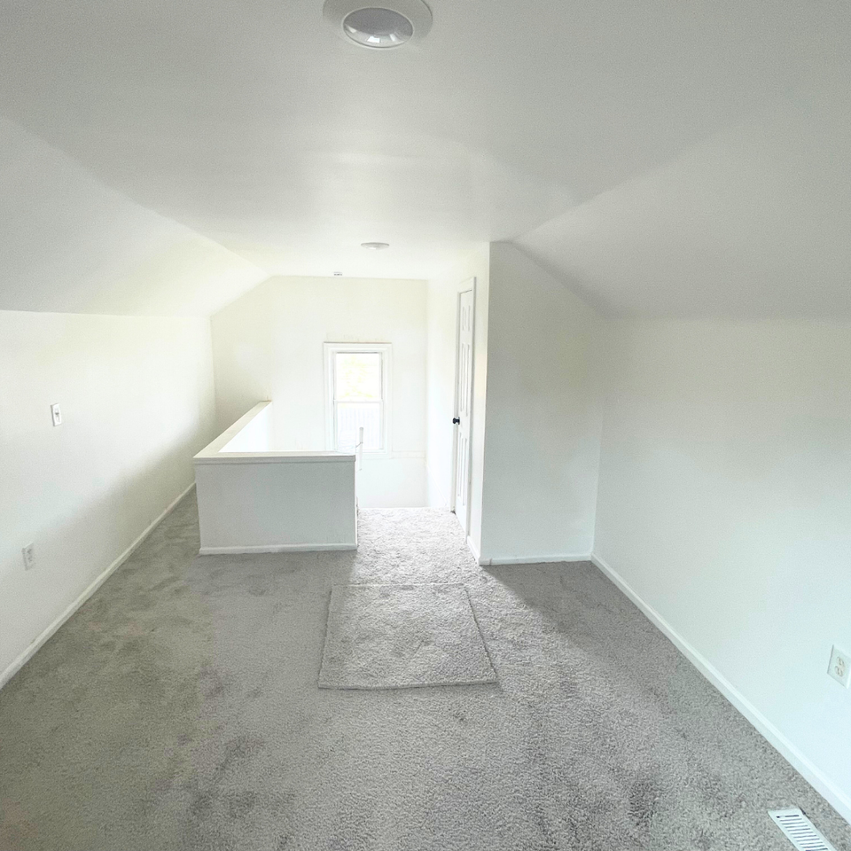 19151 Alcoy St - Photo 5 of 9