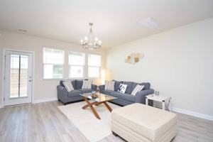 featured image of 596 Mclernon Trce