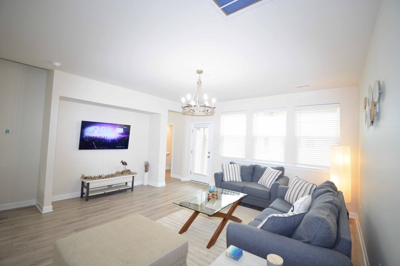 596 Mclernon Trce - Photo 5 of 30